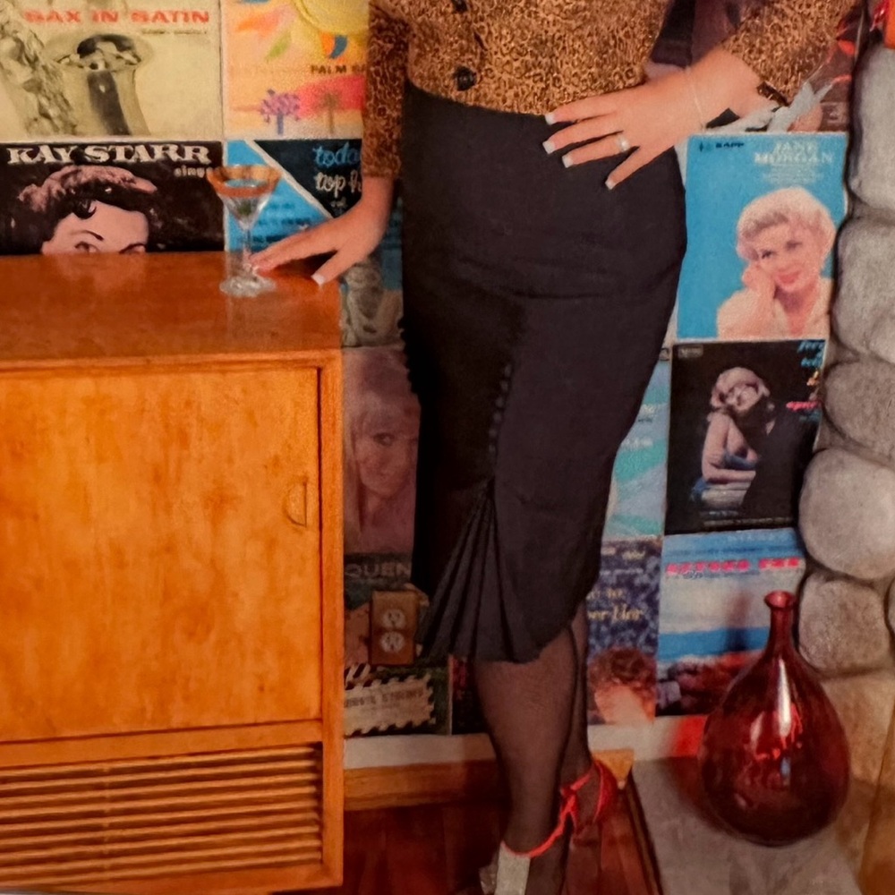 Tatyana Black Pleated Midi Pencil Skirt Casual